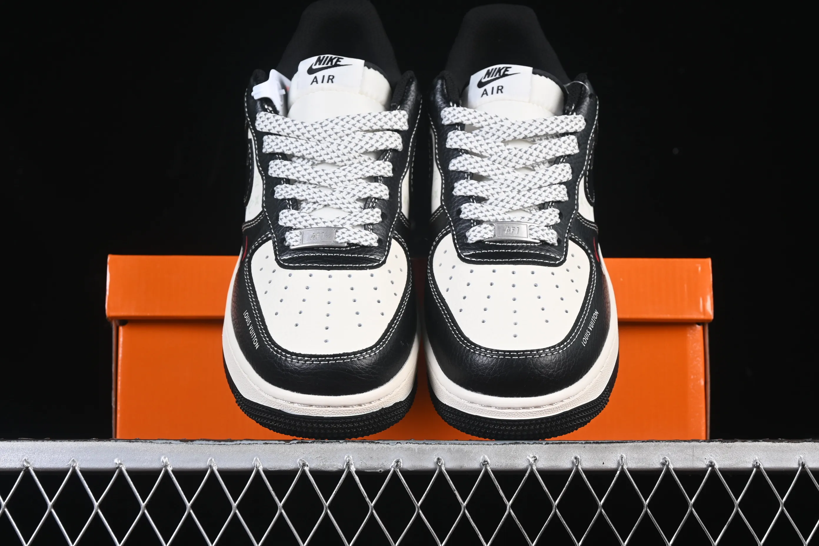 All categories Nk Air Force 1 Air Force series Nk Air Force 1 Low Air Force low-top Nike Air Force 1'07 Low LV joint beige black red small double hook Air Force 1 low-top casual sneakers MZ9588-813